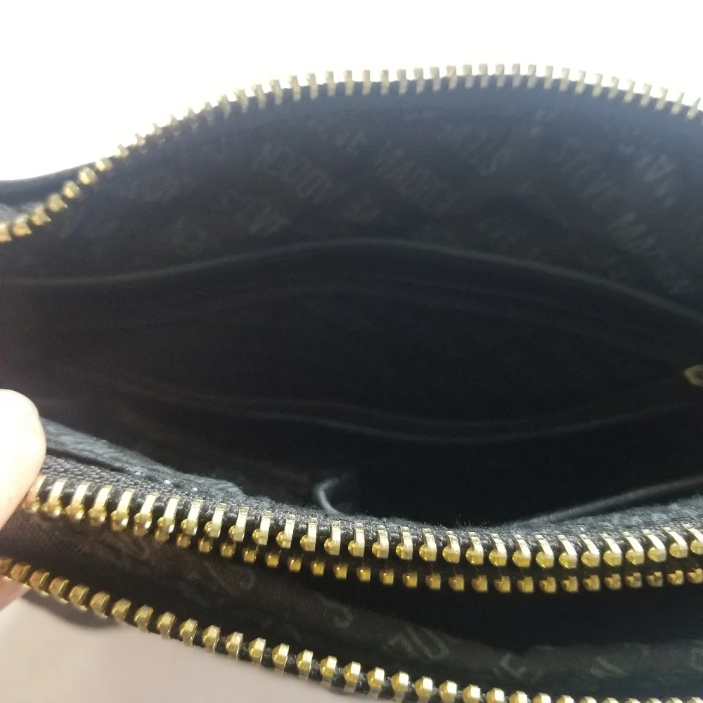 STEVE MADDEN CROSSBODY PURSE BLACK AND GOLD MULTI POCKETS